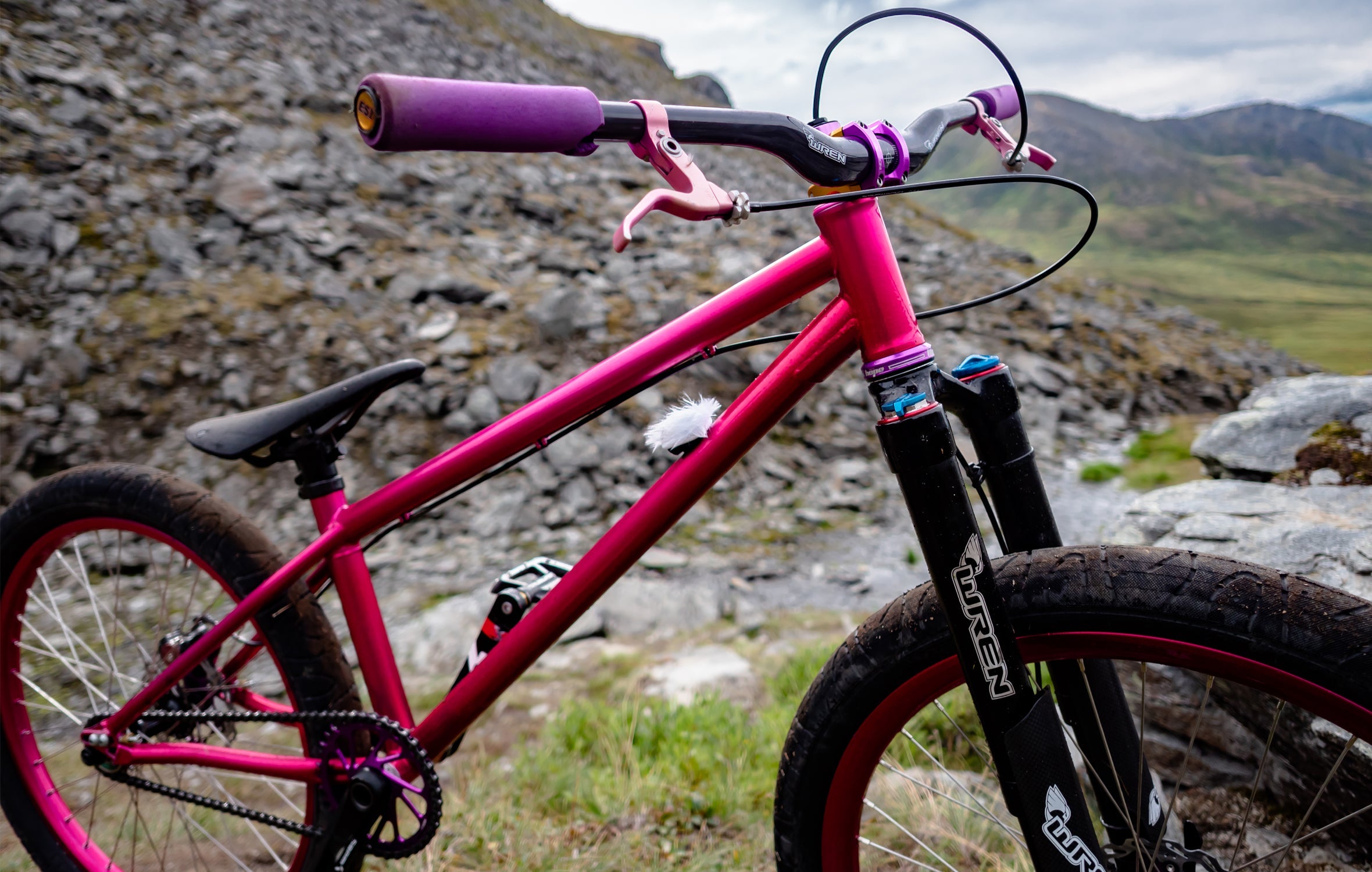 WREN No-Nonsense Carbon Handlebars